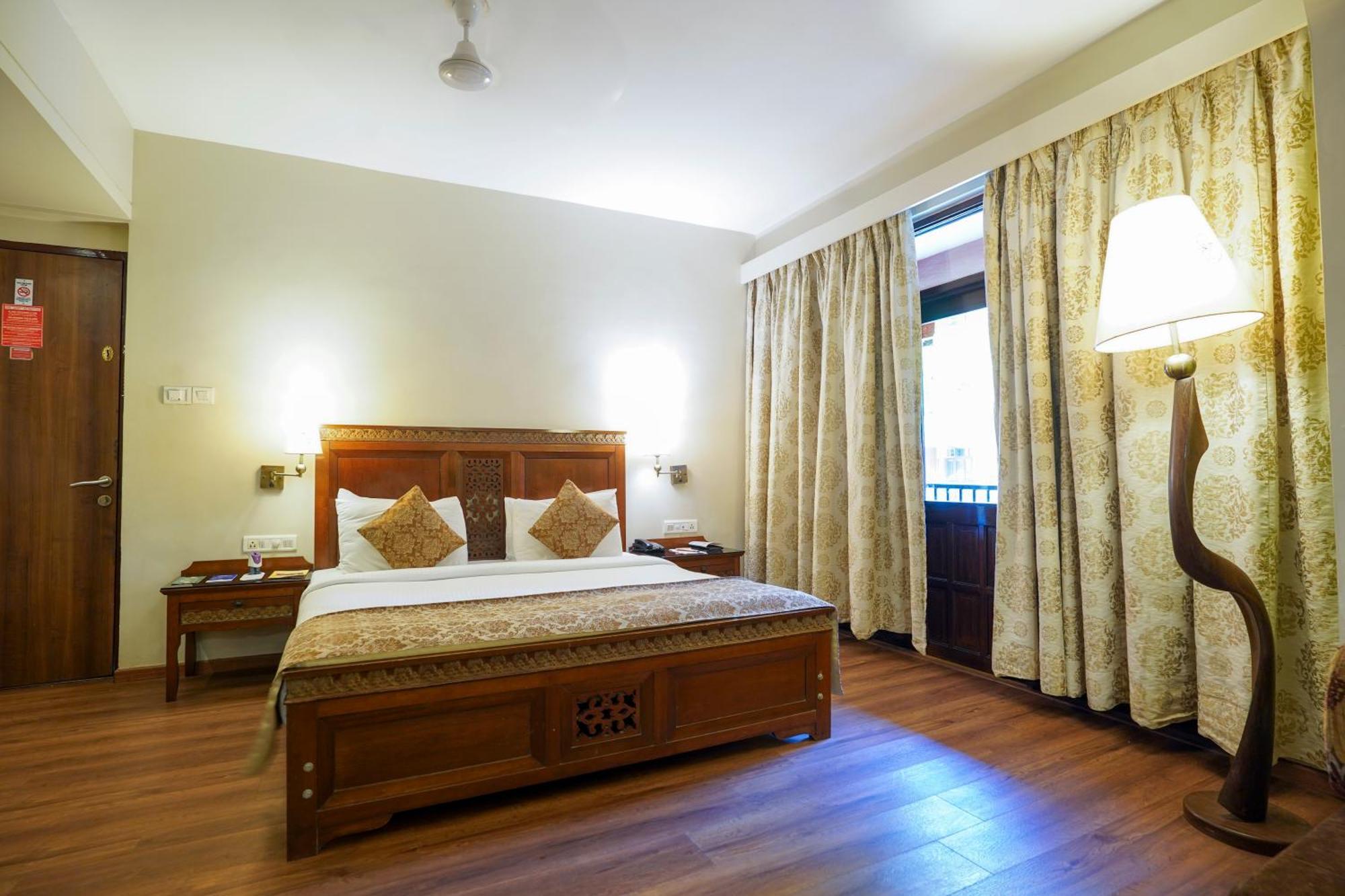 Neelams The Grand Hotel Calangute Dış mekan fotoğraf